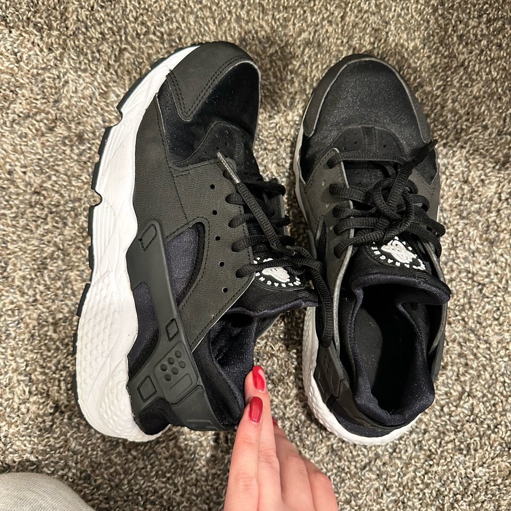 Nike huraches black/white
